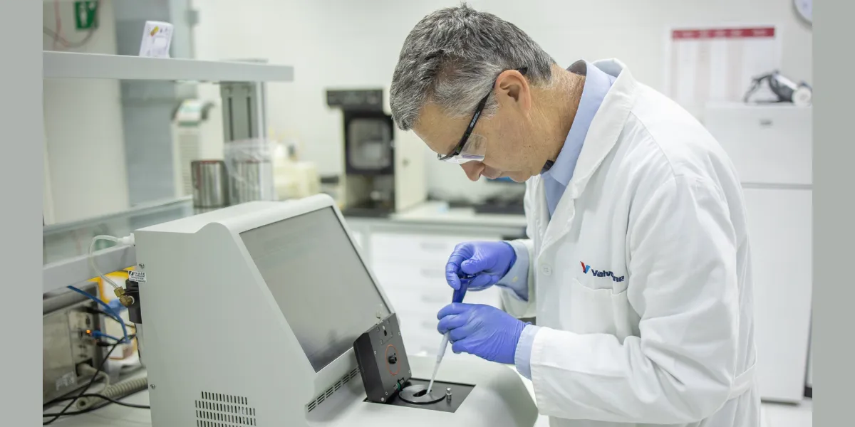 ADVANCED LUBRICANT FORMULATIONS: WHAT HAS CHANGED IN THE PAST DECADE
