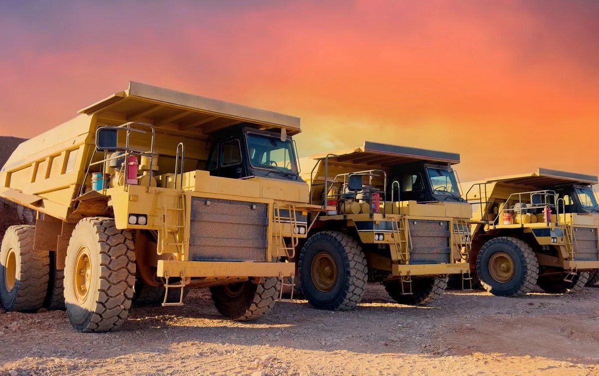 HOW IDLING QUIETLY DESTROYS YOUR FLEET: THE REAL COST TO ENGINES AND FUEL BUDGETS