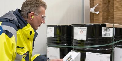 ESSENTIAL SAFETY GUIDELINES FOR WORKING WITH LUBRICANTS